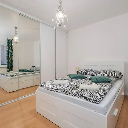 8 * Gdynia
