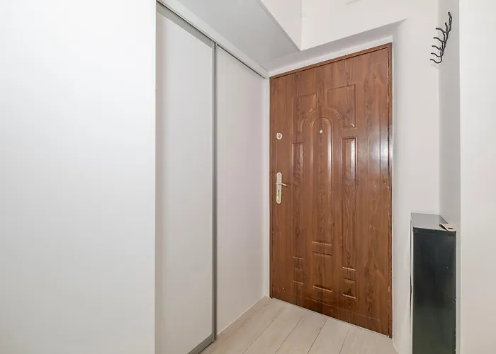8 Apartament